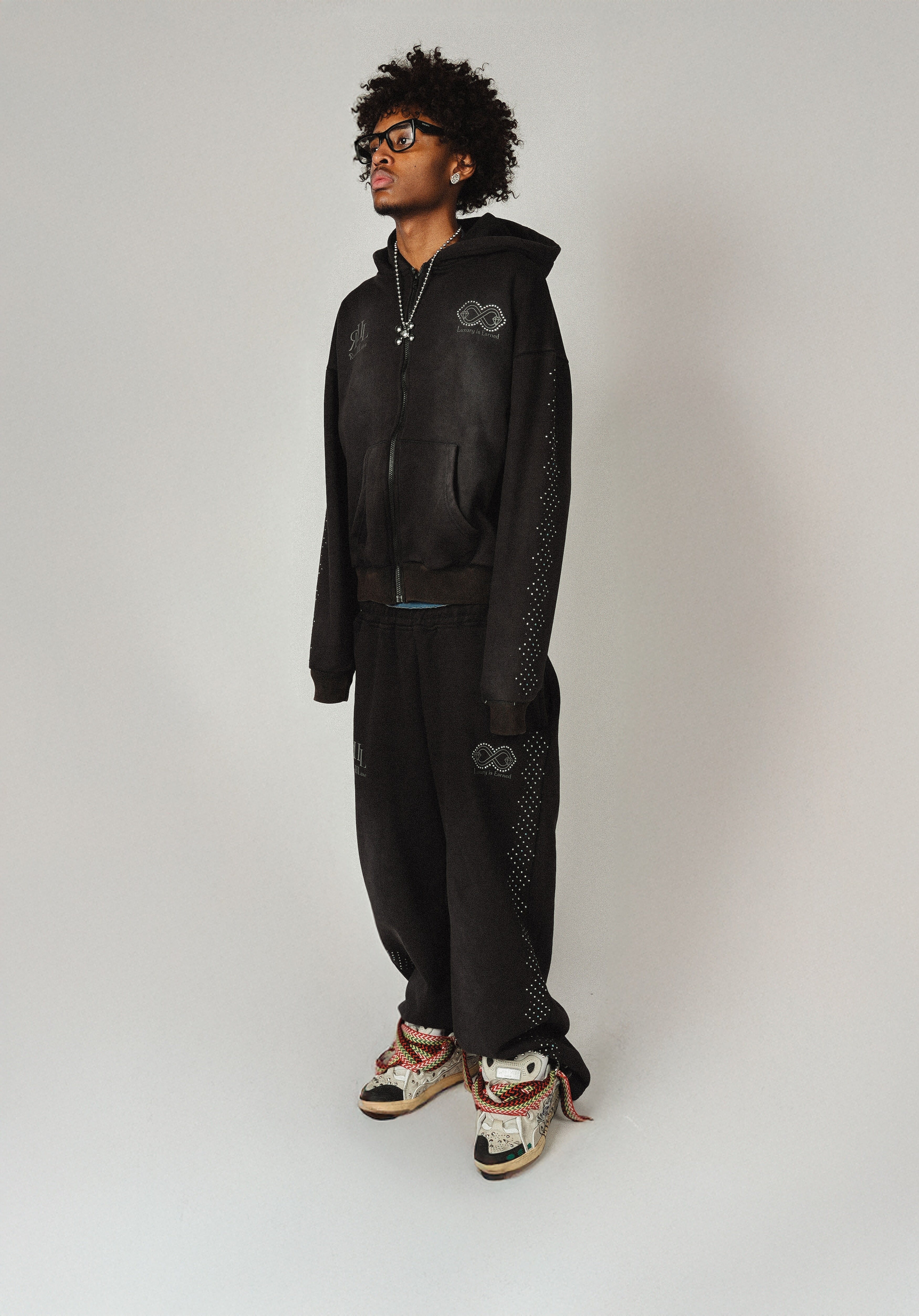 Noir Essence Sweatpants